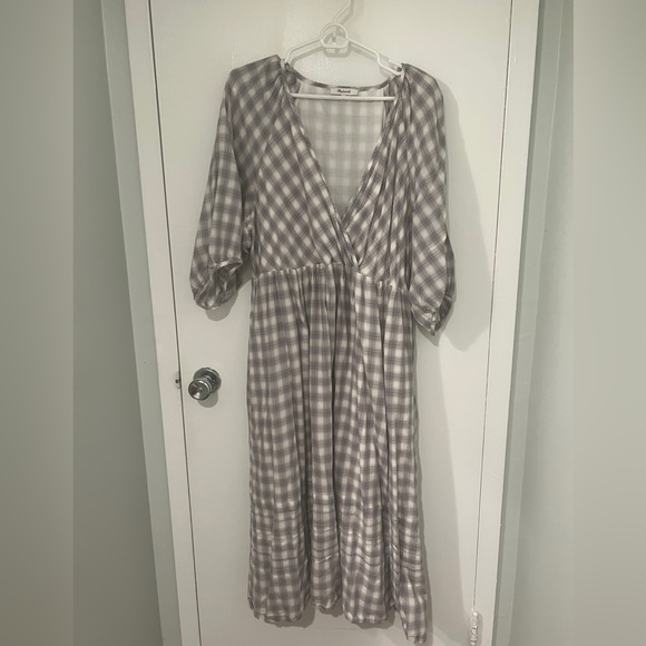 Madewell Marianna Puffed Sleeved Midi Dress in plaid - Picture 6 of 9